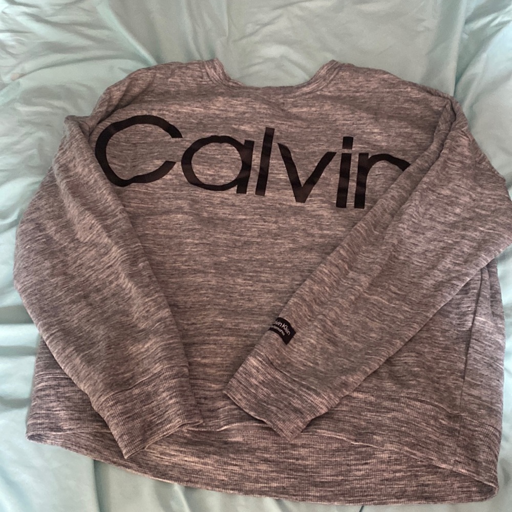 LG Calvin Klein semi-cropped sweatshirt